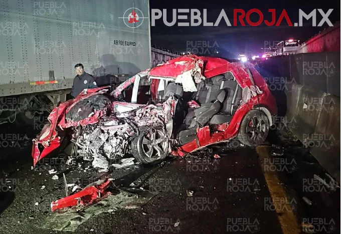 ¡Mortal choque en la México-Veracruz! Muere conductor prensado en su camioneta