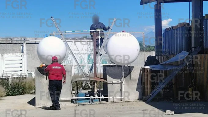 FGR realizó dos cateos en Puebla; asegura hidrocarburo, cilindros de gas y diversos vehículos
